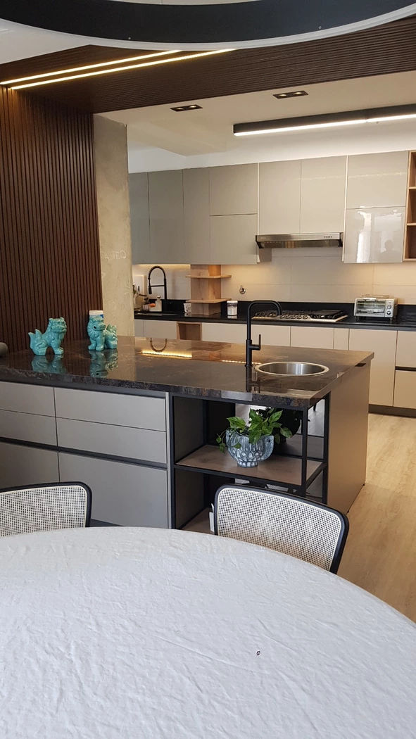 Luxury custom kitchen cabinets in Panama - Canal Woods woodworking